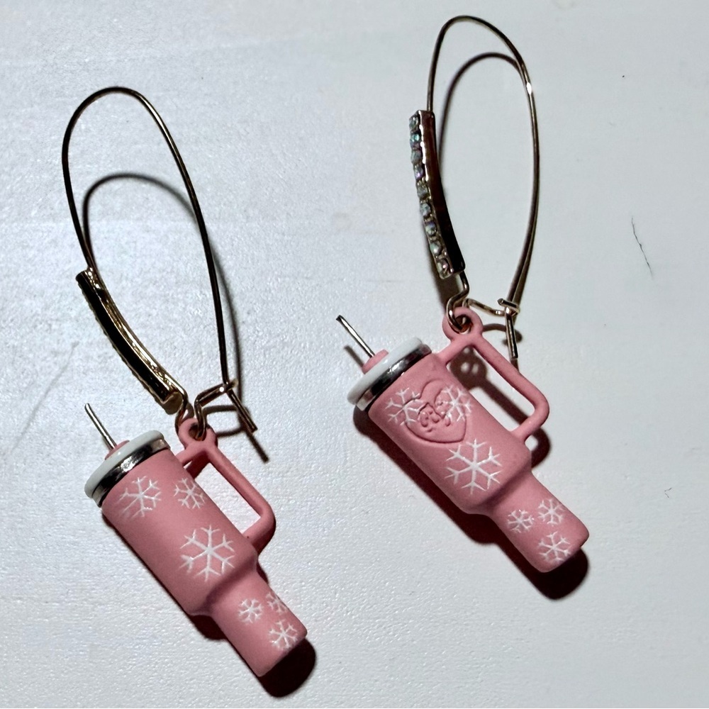 Betsey Johnson Pink Snowflake Stanley Cup Dangle Earrings - Picture 2 of 2